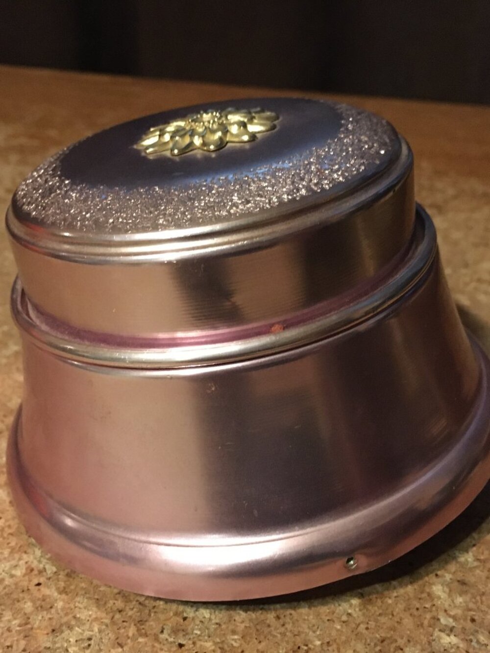 ROUND TRINKET POWDER PUFF MUSIC BOX PLAYS FUR ELISE
